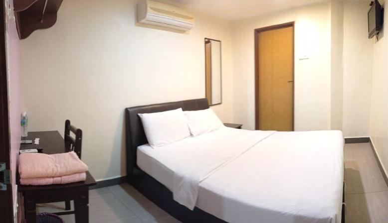 Starview Hotel Lumut Esterno foto
