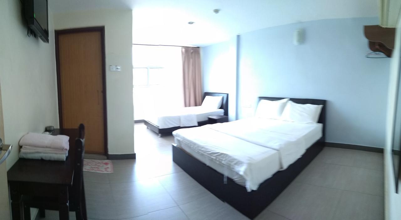 Starview Hotel Lumut Esterno foto
